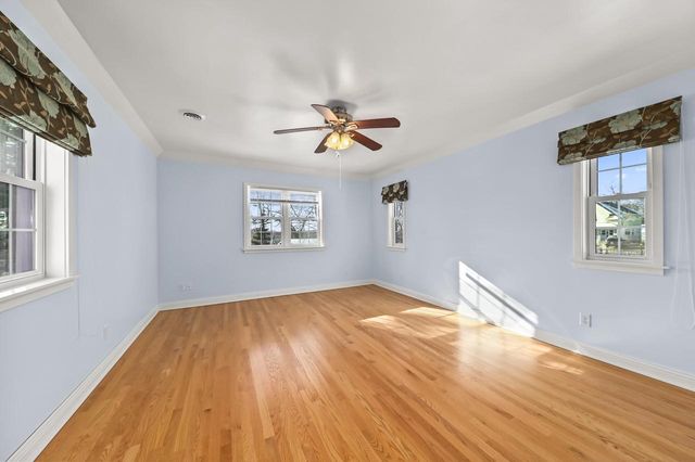 6321 W McKinley AVENUE, Wauwatosa, WI 53213