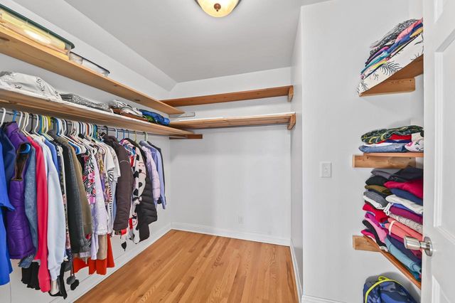 6321 W McKinley AVENUE, Wauwatosa, WI 53213