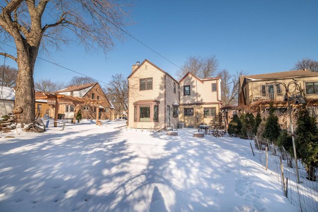 6321 W McKinley AVENUE, Wauwatosa, WI 53213