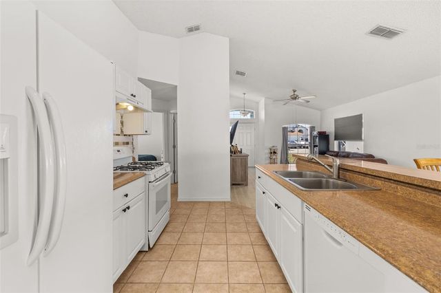 121 SONJA CIRCLE, Davenport, FL 33897