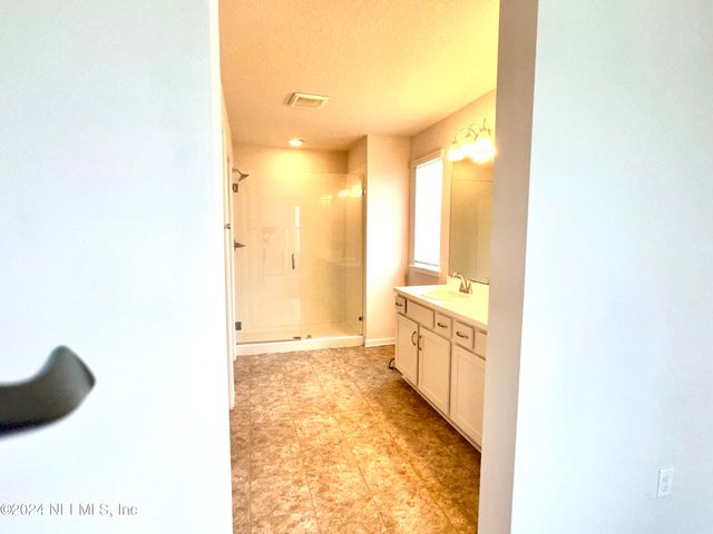 5108 ANGEL LAKE Drive, Jacksonville, FL 32218