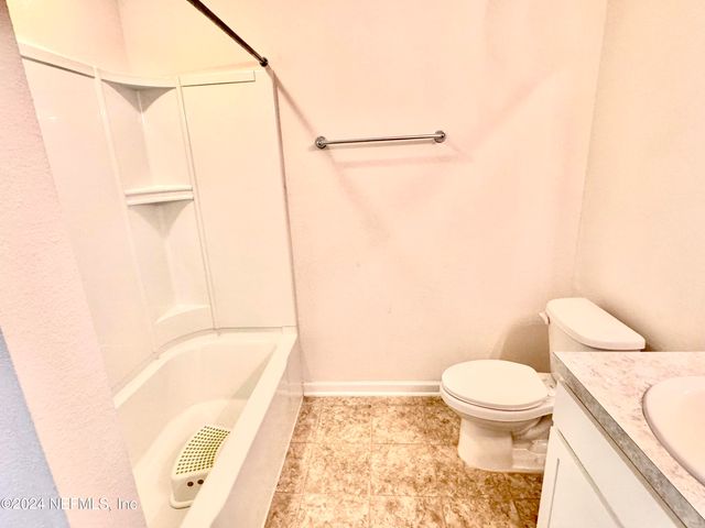 5108 ANGEL LAKE Drive, Jacksonville, FL 32218