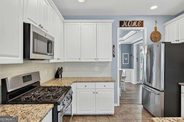 933 Hawk Creek Trail, Lawrenceville, GA 30043