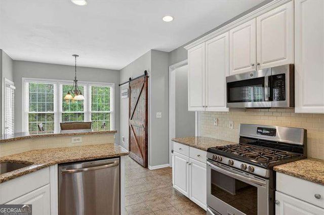 933 Hawk Creek Trail, Lawrenceville, GA 30043