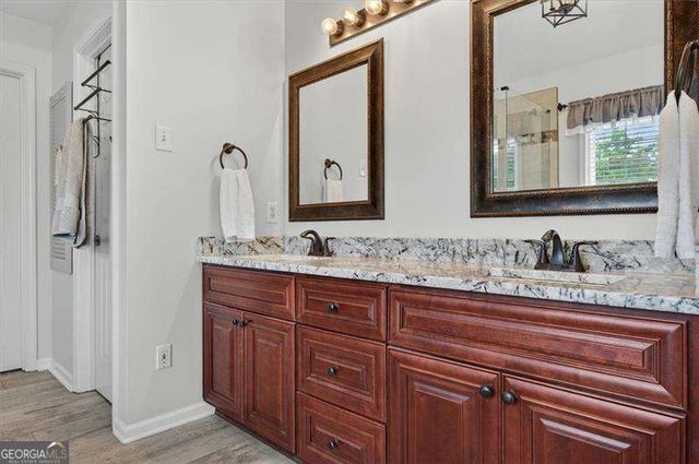 933 Hawk Creek Trail, Lawrenceville, GA 30043