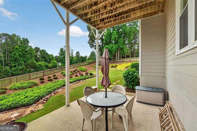 933 Hawk Creek Trail, Lawrenceville, GA 30043
