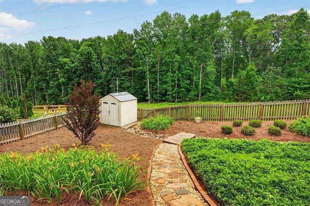 933 Hawk Creek Trail, Lawrenceville, GA 30043