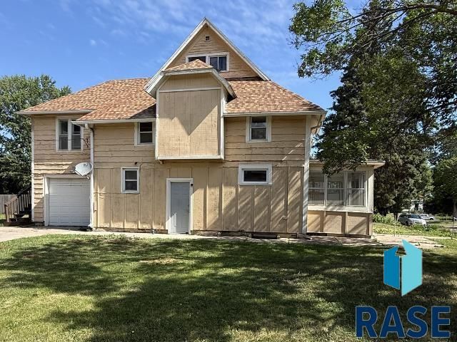 611 N Walts Ave Avenue, Sioux Falls, SD 57104