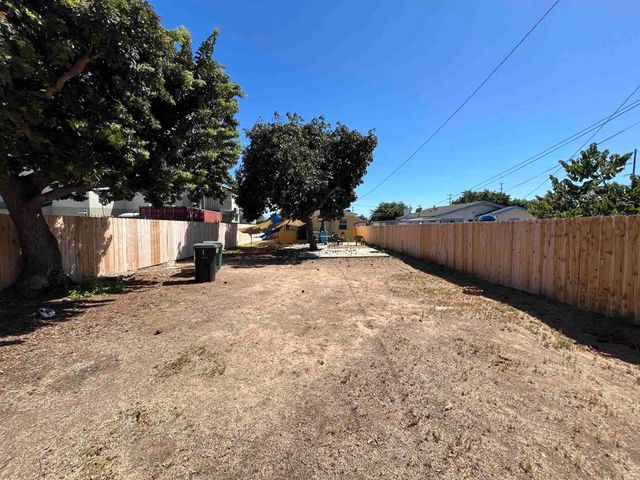 2834 L Street, San Diego, CA 92102