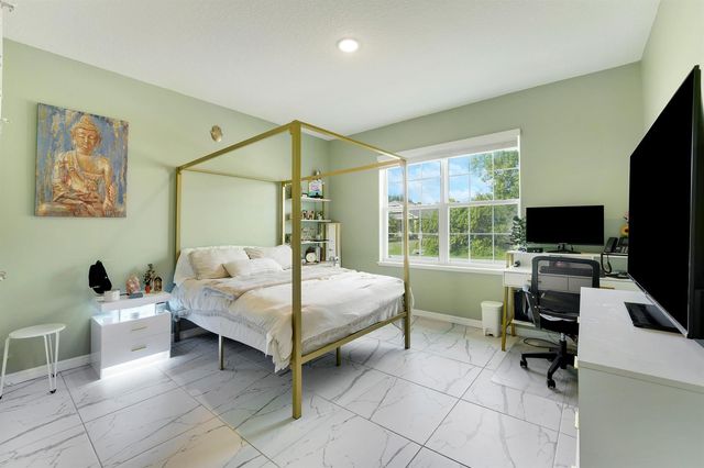 684 SW Jada Road, Port St. Lucie, FL 34953