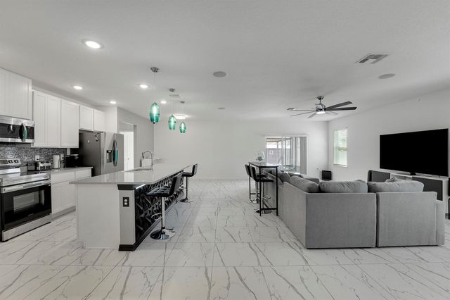 684 SW Jada Road, Port St. Lucie, FL 34953