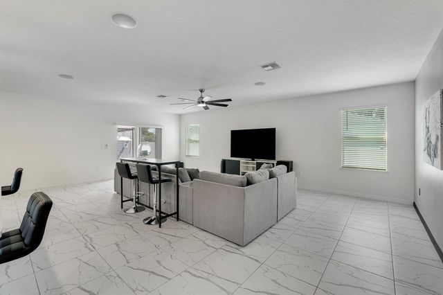 684 SW Jada Road, Port St. Lucie, FL 34953