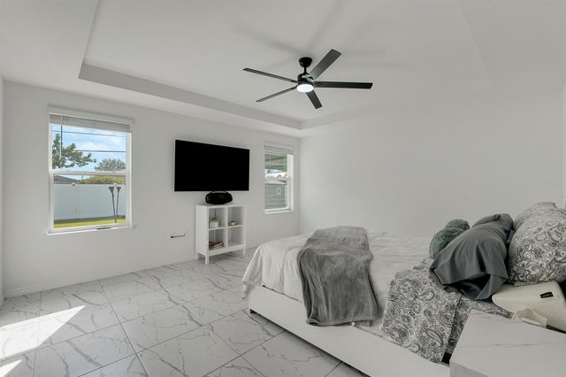 684 SW Jada Road, Port St. Lucie, FL 34953