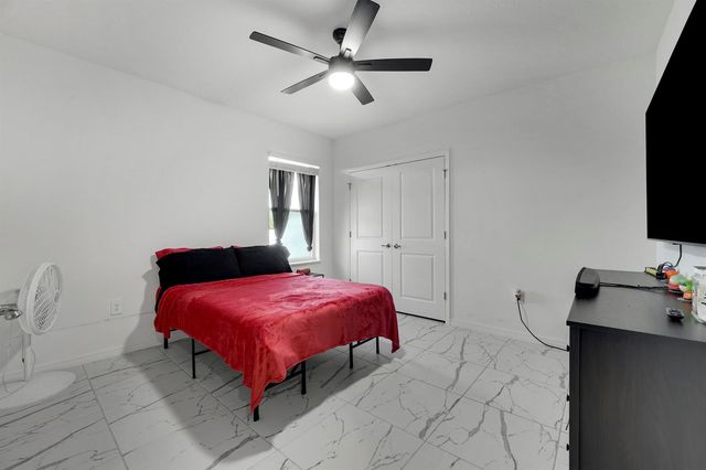 684 SW Jada Road, Port St. Lucie, FL 34953