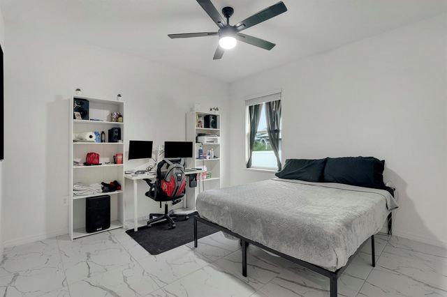 684 SW Jada Road, Port St. Lucie, FL 34953