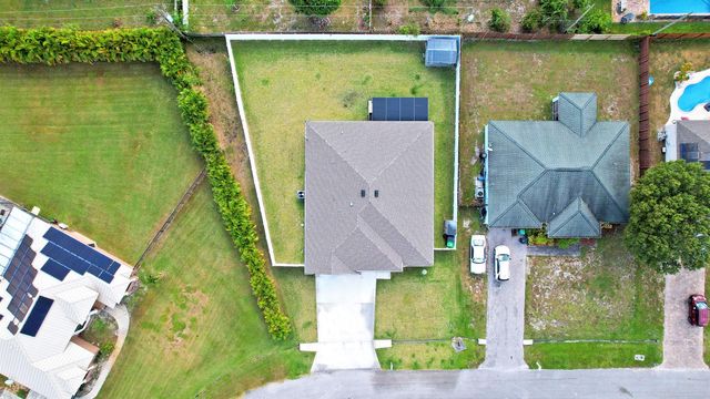 684 SW Jada Road, Port St. Lucie, FL 34953