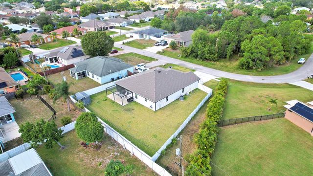 684 SW Jada Road, Port St. Lucie, FL 34953