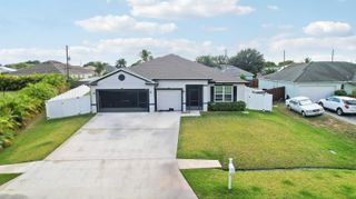 684 SW Jada Road, Port St. Lucie, FL 34953