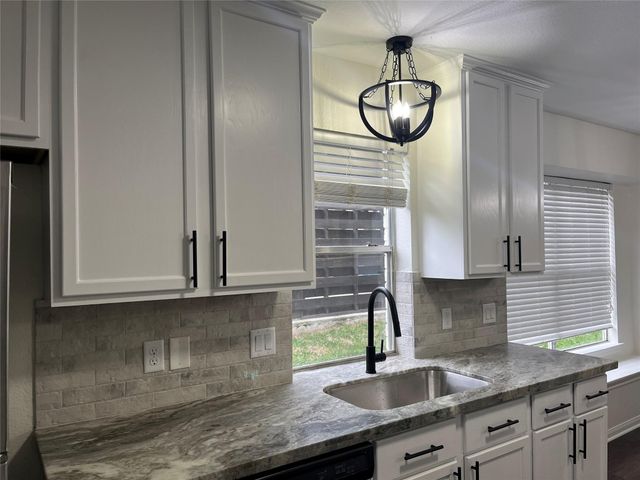 4105 Windswept Drive, Montgomery, TX 77356