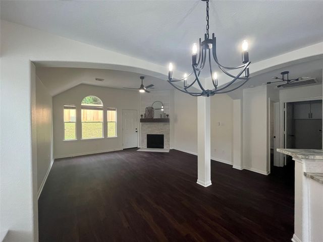 4105 Windswept Drive, Montgomery, TX 77356