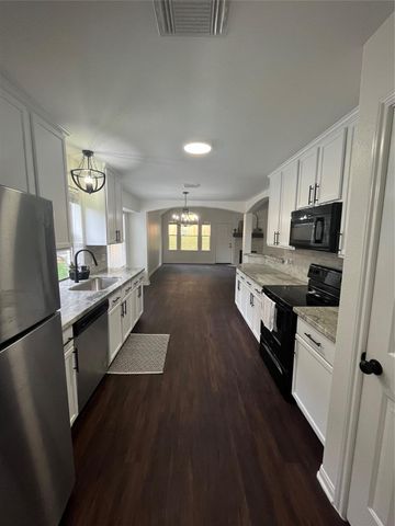 4105 Windswept Drive, Montgomery, TX 77356