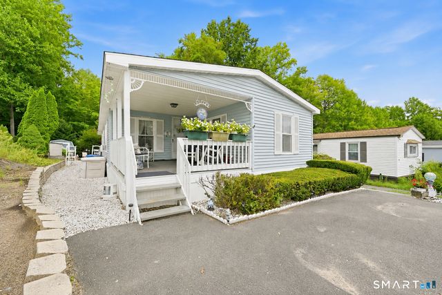 26 Woodland Park, Shelton, CT 06484