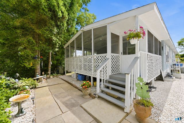 26 Woodland Park, Shelton, CT 06484