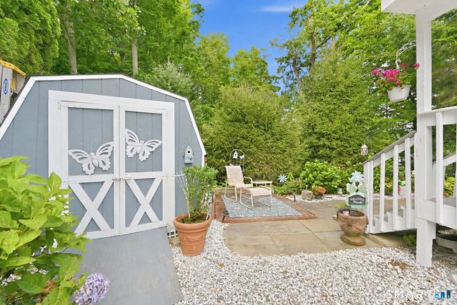 26 Woodland Park, Shelton, CT 06484