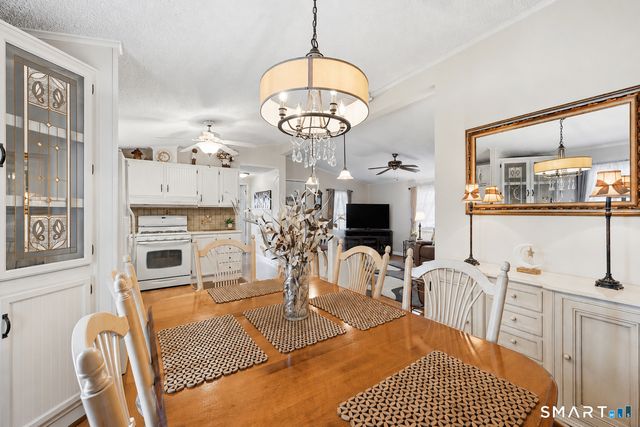 26 Woodland Park, Shelton, CT 06484
