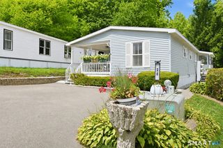 26 Woodland Park, Shelton, CT 06484