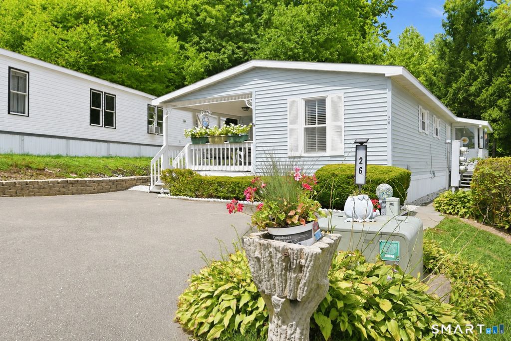 26 Woodland Park, Shelton, CT 06484