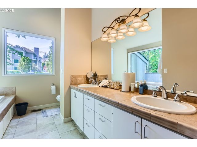 9220 Sw 175TH Ave, Beaverton, OR 97007