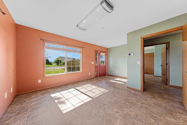 2203 Rolling Green Lane, North Mankato, MN 56003