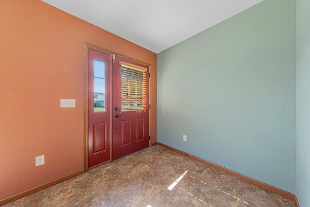 2203 Rolling Green Lane, North Mankato, MN 56003