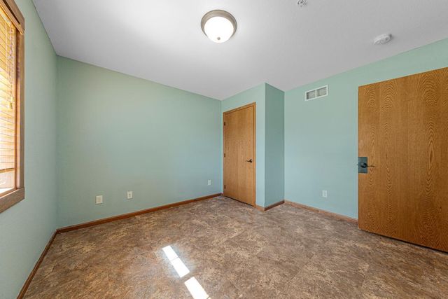 2203 Rolling Green Lane, North Mankato, MN 56003