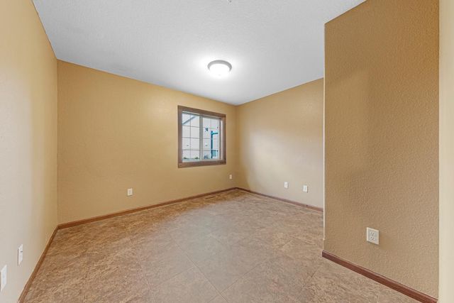 2203 Rolling Green Lane, North Mankato, MN 56003