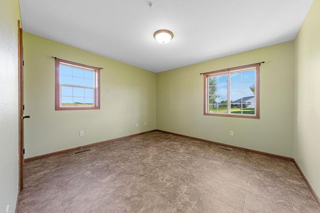 2203 Rolling Green Lane, North Mankato, MN 56003