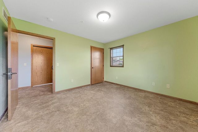 2203 Rolling Green Lane, North Mankato, MN 56003