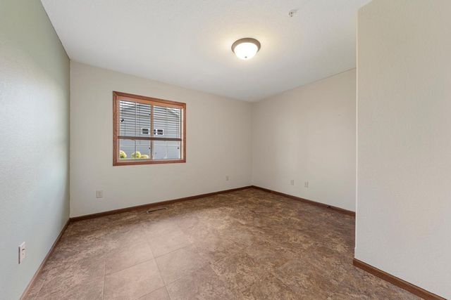 2203 Rolling Green Lane, North Mankato, MN 56003