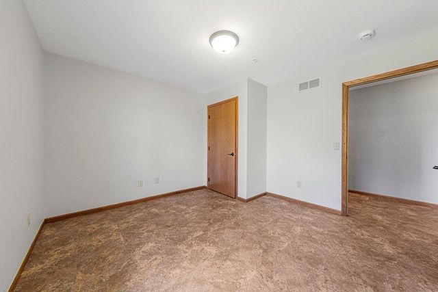 2203 Rolling Green Lane, North Mankato, MN 56003