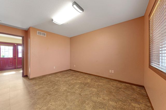 2203 Rolling Green Lane, North Mankato, MN 56003