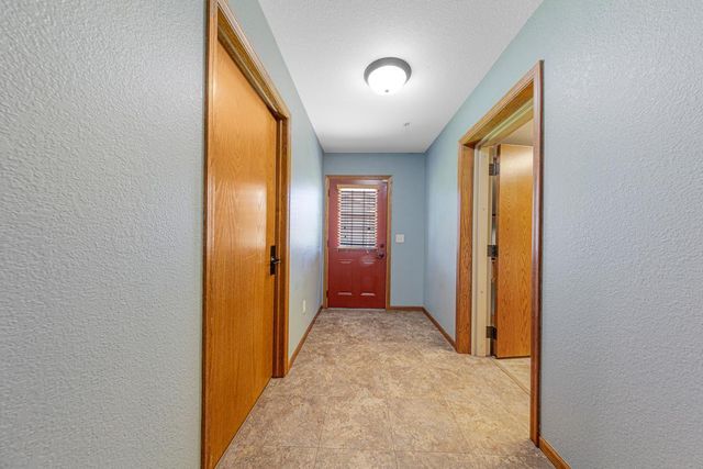 2203 Rolling Green Lane, North Mankato, MN 56003