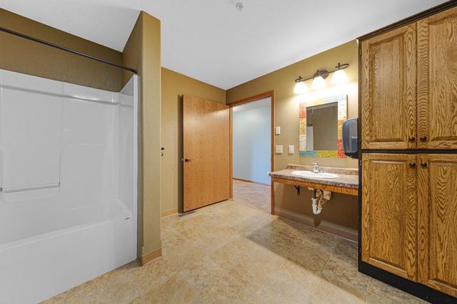 2203 Rolling Green Lane, North Mankato, MN 56003