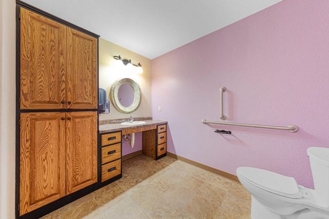 2203 Rolling Green Lane, North Mankato, MN 56003