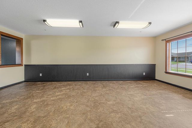 2203 Rolling Green Lane, North Mankato, MN 56003