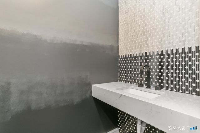 1025 Field Drive, Orange, CT 06477