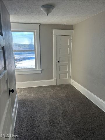 679 Wooster Road W, Barberton, OH 44203