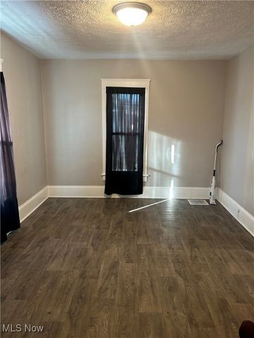 679 Wooster Road W, Barberton, OH 44203