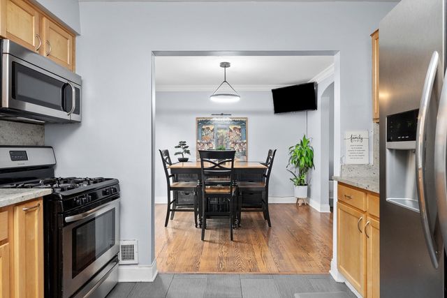 6123 S Meade Avenue, Chicago, IL 60638