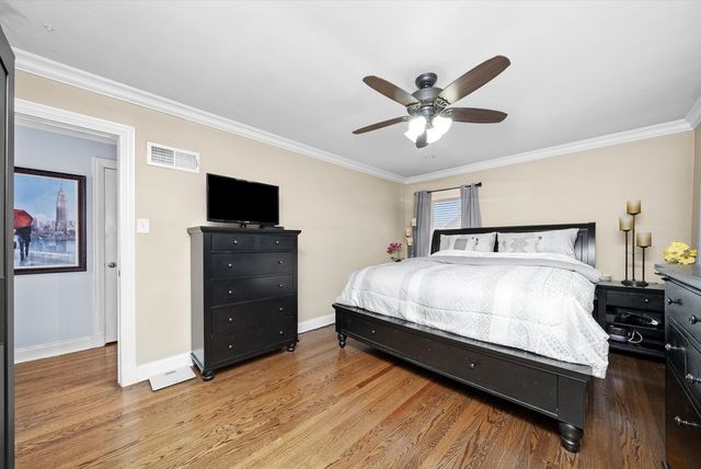 6123 S Meade Avenue, Chicago, IL 60638